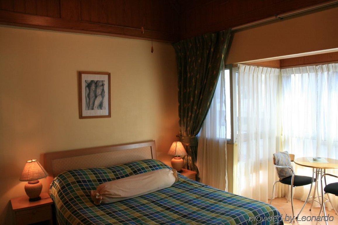 Patong Aquarius Gay Guesthouse & Sauna חדר תמונה