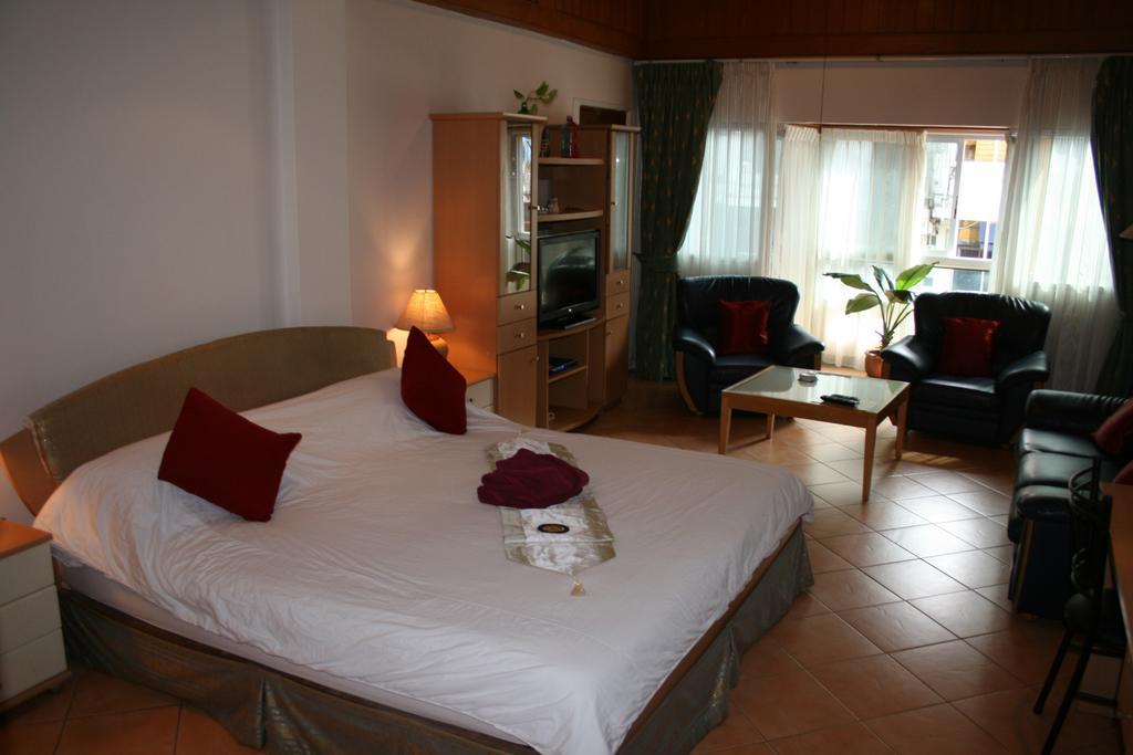 Patong Aquarius Gay Guesthouse & Sauna חדר תמונה