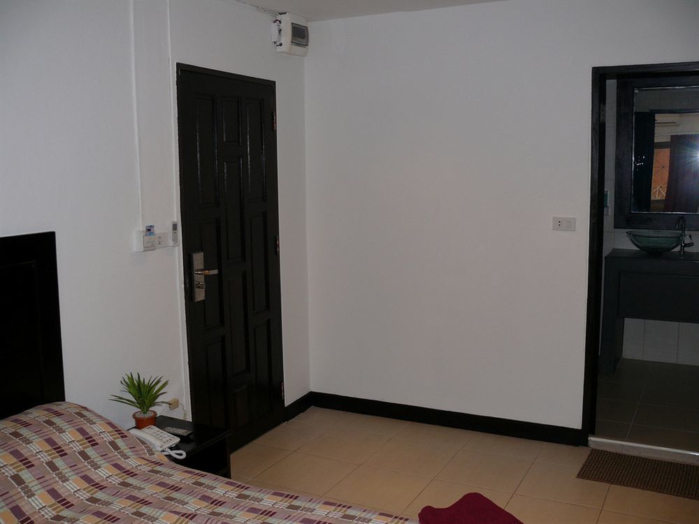 Patong Aquarius Gay Guesthouse & Sauna מראה חיצוני תמונה