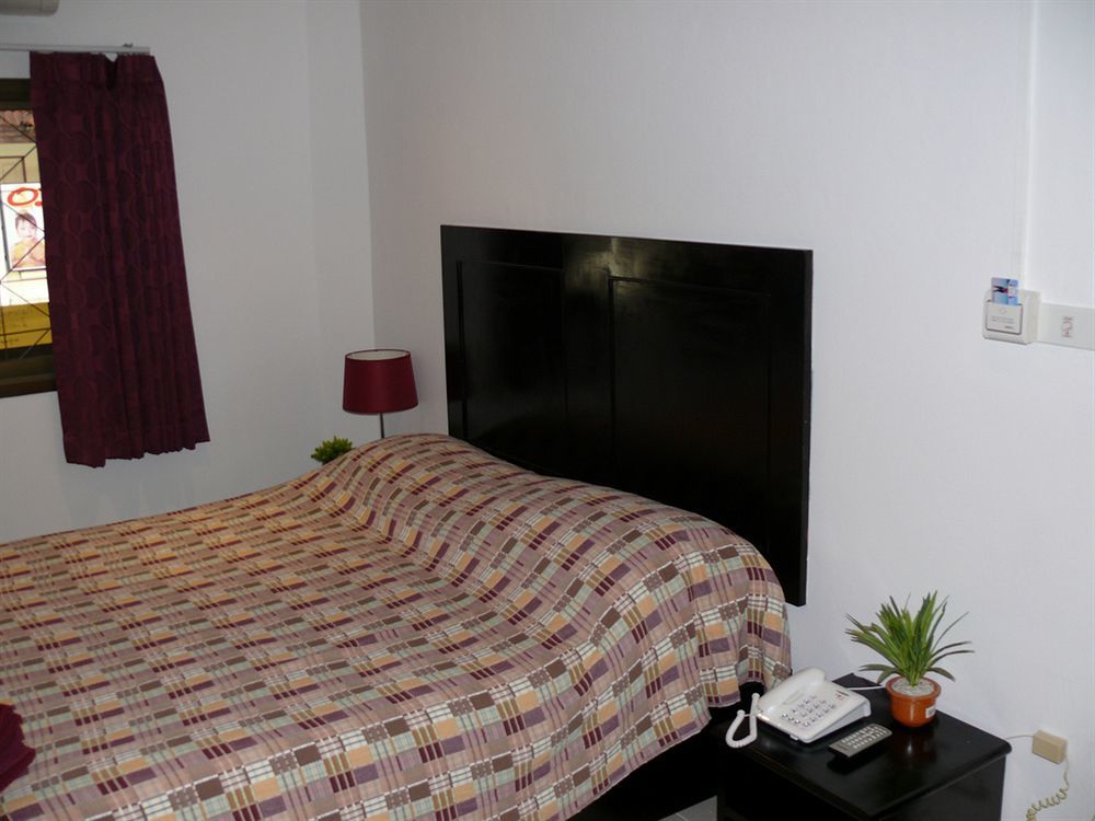 Patong Aquarius Gay Guesthouse & Sauna מראה חיצוני תמונה
